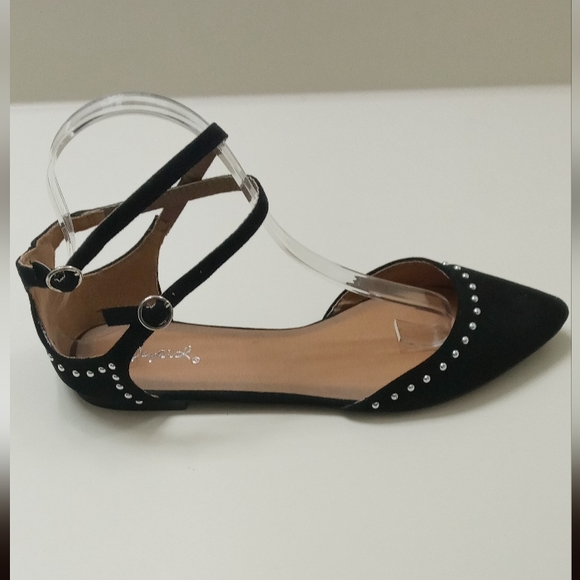 Qupid suade stud ankle strap flats size 7 like new worn once - Picture 7 of 8
